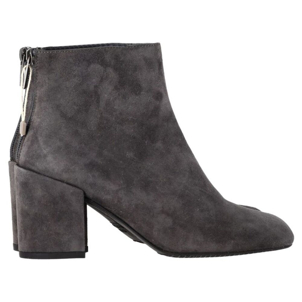 Stuart Weitzman Bacari Block-eel Ankle Boots in Grey Suede